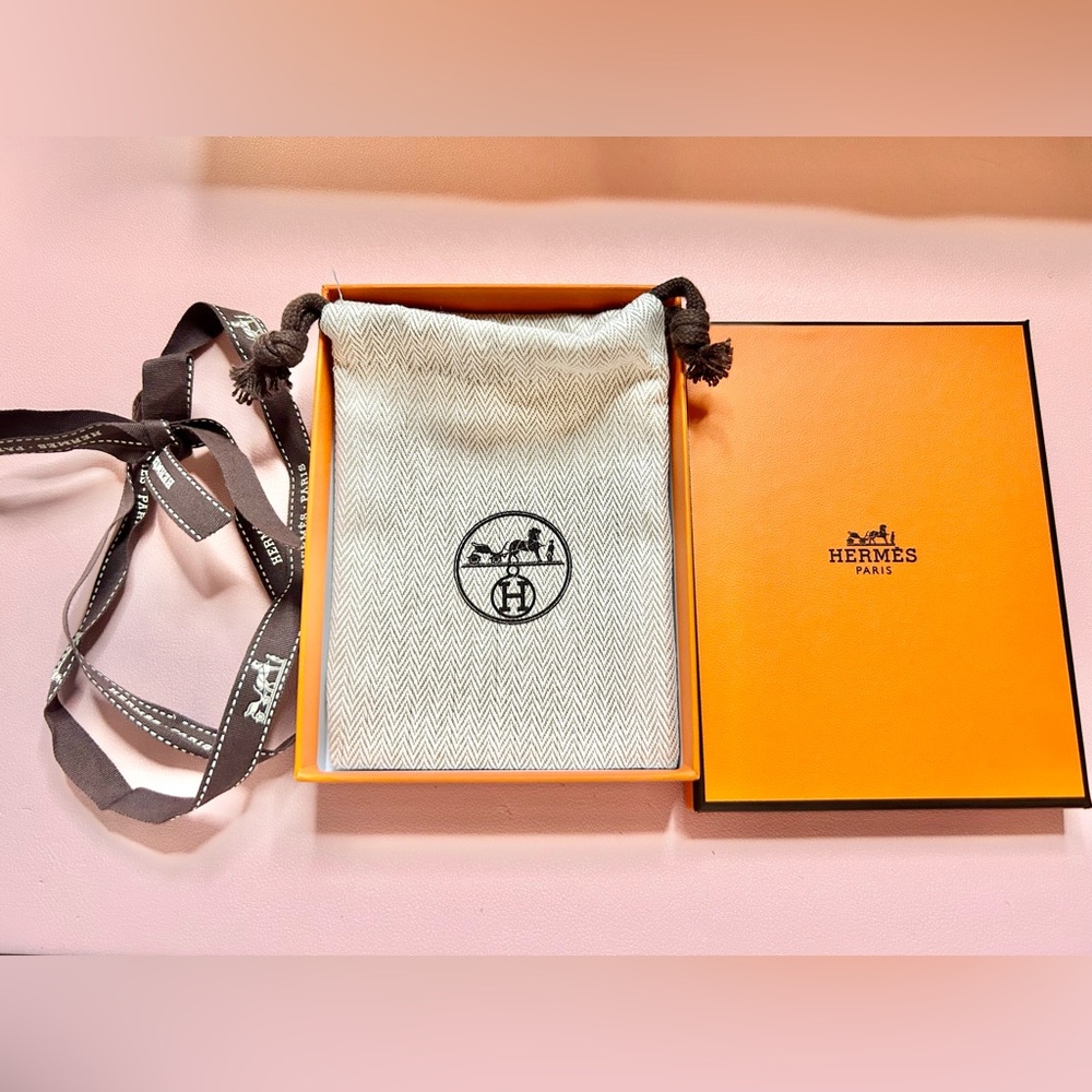Hermes Mini Pop H Pendant Necklace - Picture 11 of 11